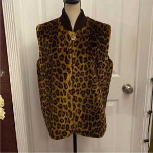 St.John SportLeopard Print Faux Fur Vest, M